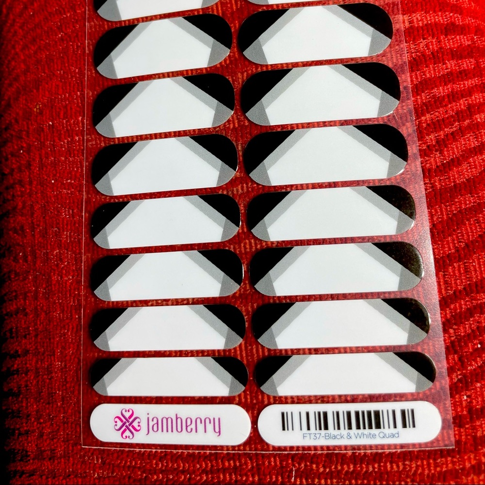 Jamberry Black & Whit Quad Nail Wraps